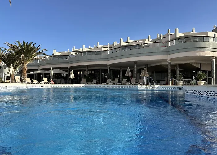 Hotel mit Pool: Hotel Esmeralda Maris By Livvo