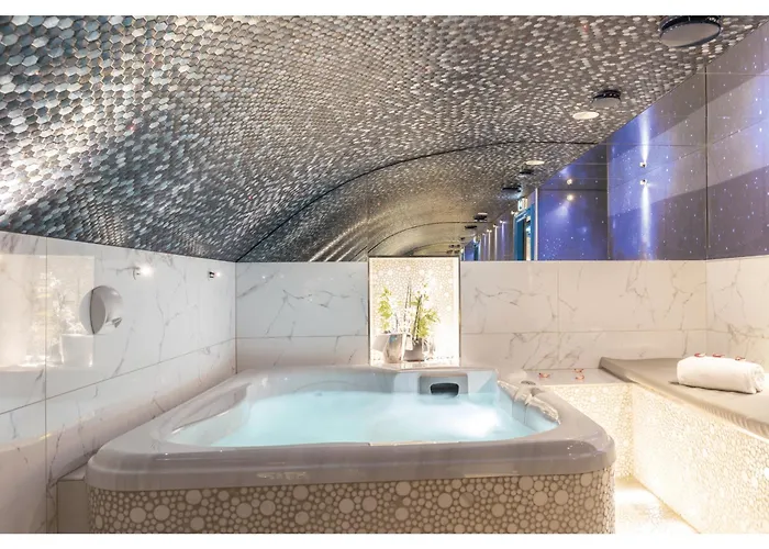 4-Sterne-Hotel: Secret De Paris - Hotel & Spa (Adults Only)