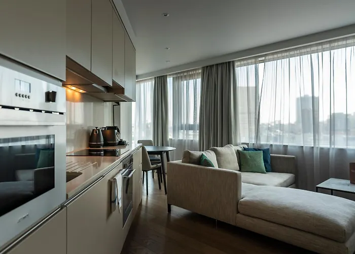 Hotel mit Pool: Citysuites Aparthotel