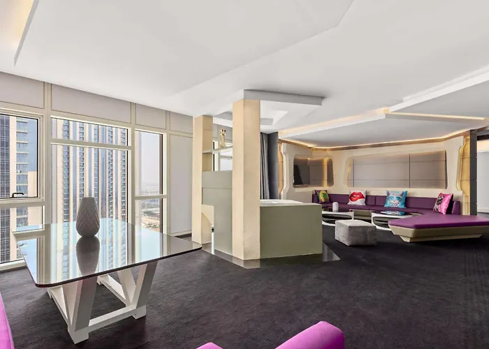 V Dubai, Curio Collection By Hilton