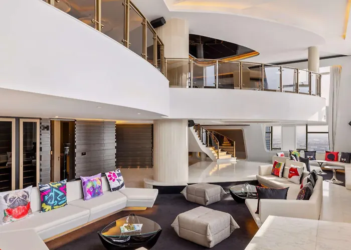 V Dubai, Curio Collection By Hilton