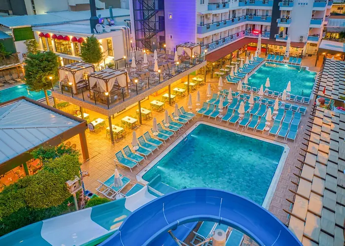 Club Big Blue Suit Hotel