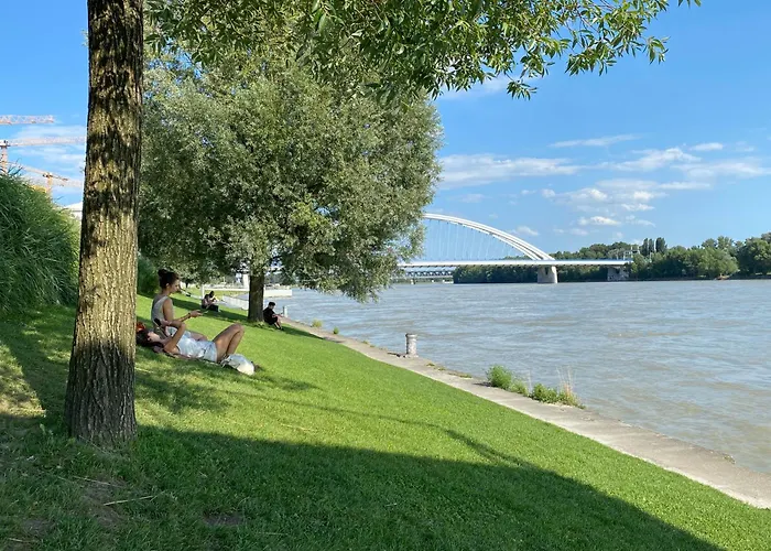 Hotel nahe College: Eurovea Apartments