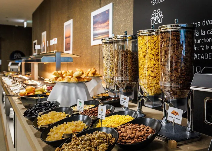 Zentrales Hotel: Akademis Academia