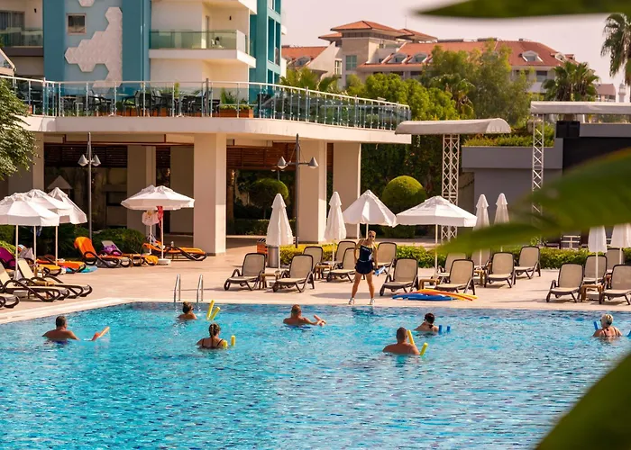 Commodore Elite Suites & Spa (Adults Only)