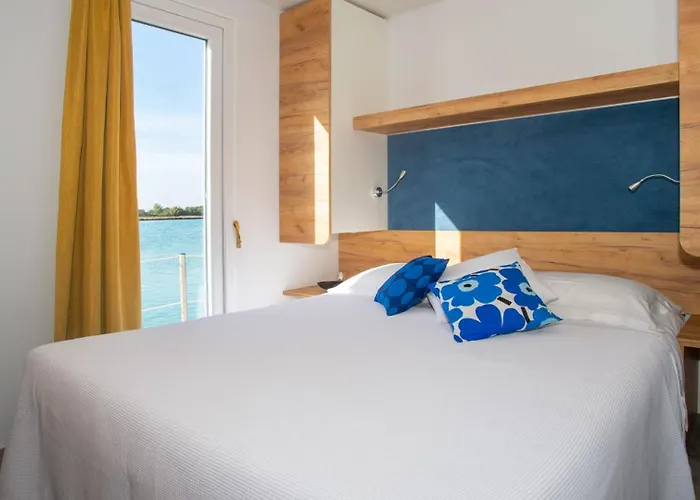 Hotel mit Hund Marina Uno Floating Resort