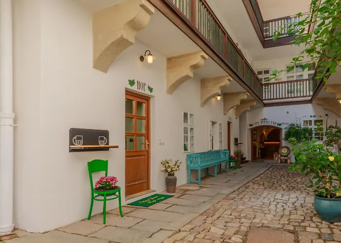 Hotel: Spa Beerland - At The Golden Lamb