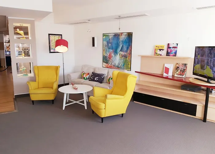 Strandhotel: Good Morning + Leipzig