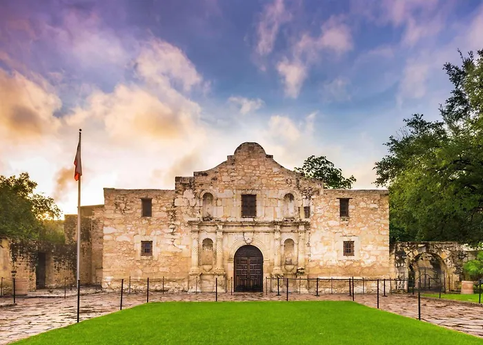 Resort: The Emily Morgan Hotel - A Doubletree By Hilton