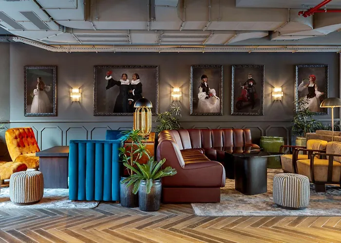 Zentrales Hotel: Radisson Red Madrid