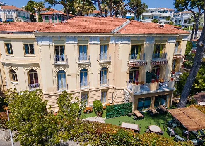 Hotel Am Petit Palais