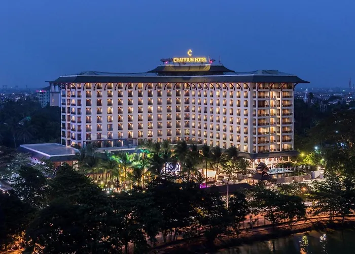 Chatrium Hotel Royal Lake Yangon