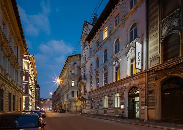 Kurhotel: Ikonik Parlament