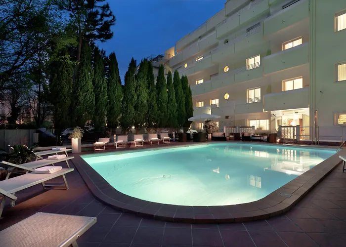 4-Sterne-Hotel: Astoria Suite Hotel