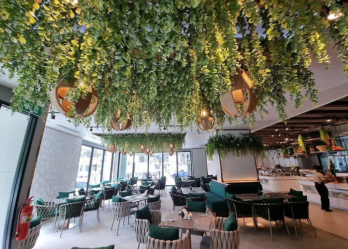 Pattaya Discovery Beach Hotel - Sha Extra Plus