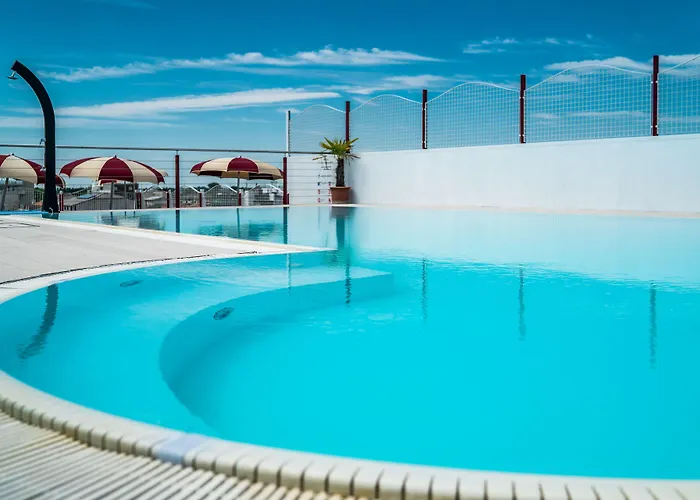Hotel mit Pool: Hotel Vienna