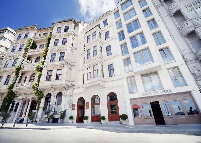  Grand De Pera