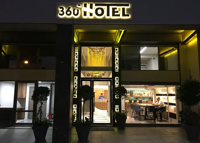 Golf Hotel: 360 Degrees