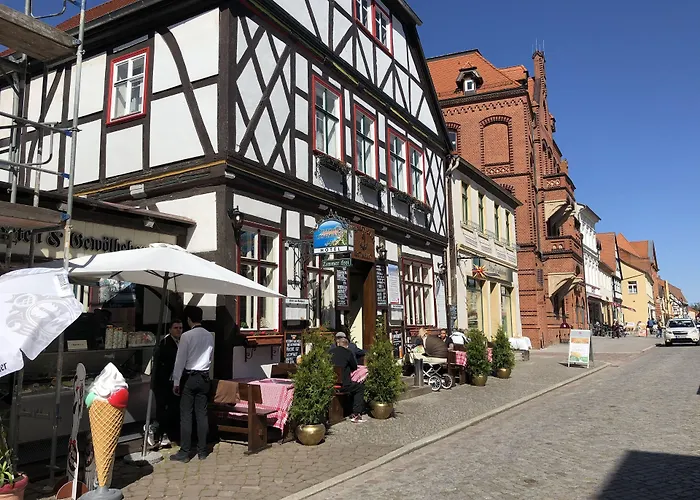 3-Sterne-Hotel: Hotel am Rathaus Adii