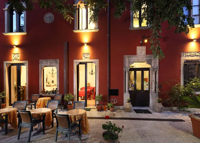 Zentrales Hotel: Villa Astoria