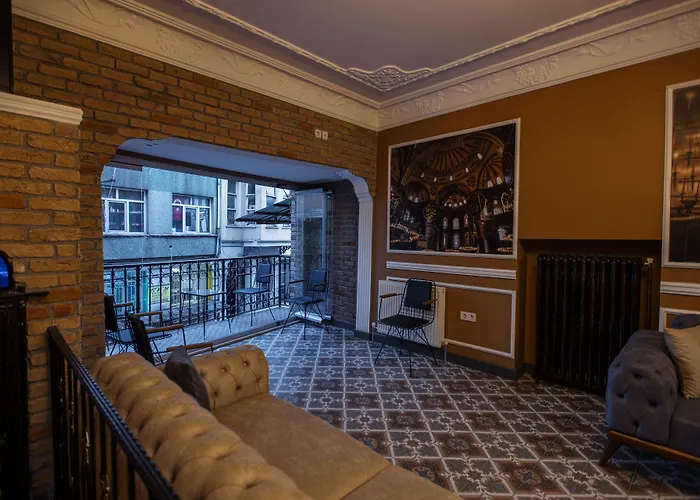 Grand Balyan Hotel & Restaurant