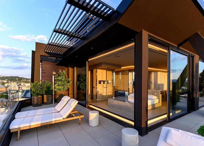 Victoria Palace Hotel