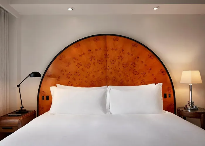 Hotel: Lyle Dc