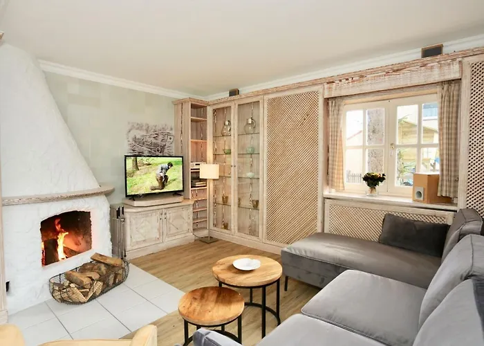 Strandhuus Modern Retreat