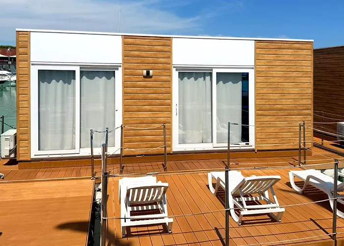 Hotel mit Hund Marina Uno Floating Resort