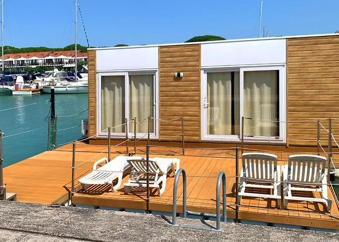 Hotel mit Hund Marina Uno Floating Resort