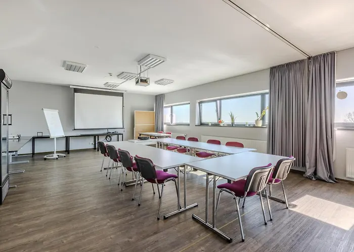 Strandhotel: MEININGER Hotel Berlin Airport