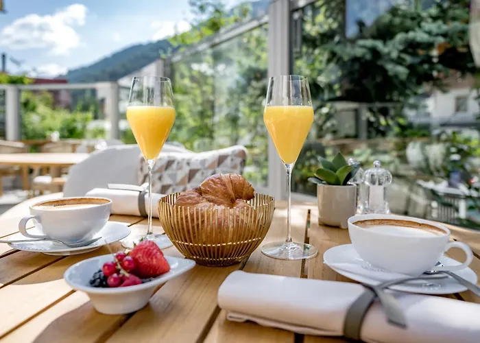 Hotel mit Pool: Relais & Chateaux Chasa Montana