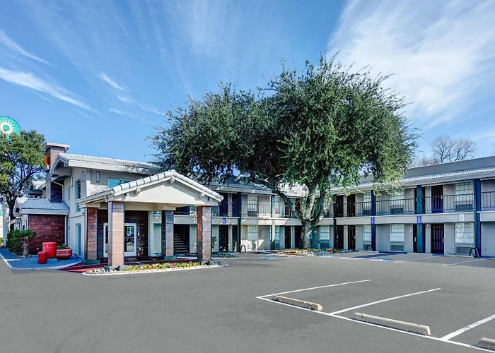 Günstiges Hotel: La Quinta Inn By Wyndham Dallas Uptown