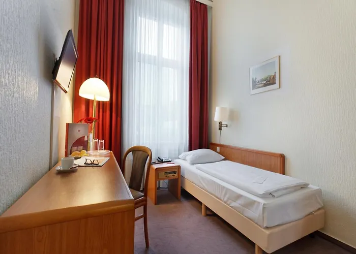 AZIMUT Kurfuerstendamm