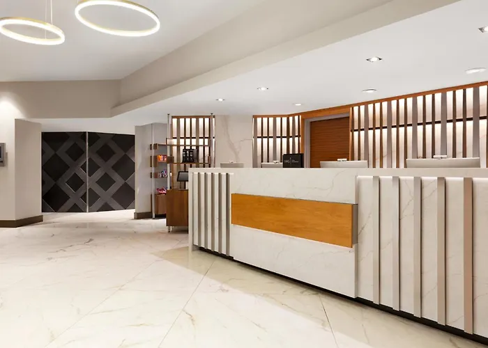Motels Crowne Plaza Seattle Newly Renovated With No Resort Fee