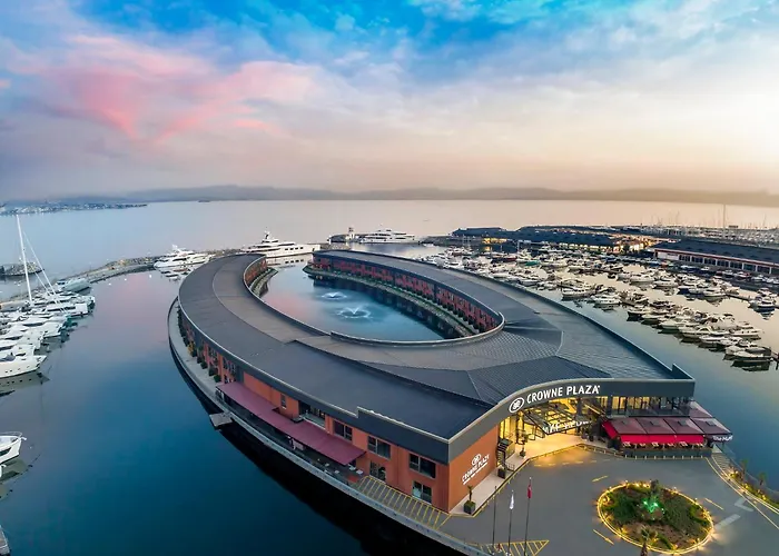Crowne Plaza Tuzla Viaport Marina By Ihg