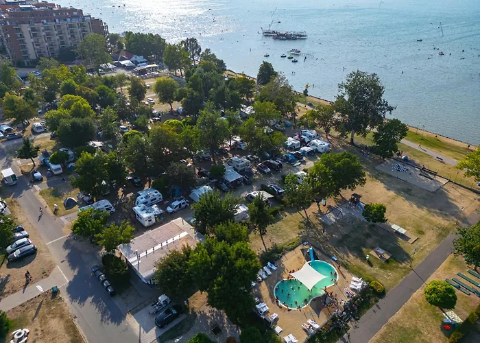  Aranypart Camping & Apartments