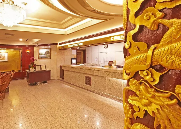 Zentrales Hotel: Emperor Hotel