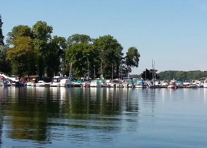 Ferienvermietung: Ferienwohnung am Schweriner See