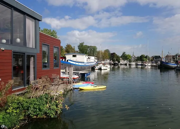 B&B: Houseboat Vliegenbos