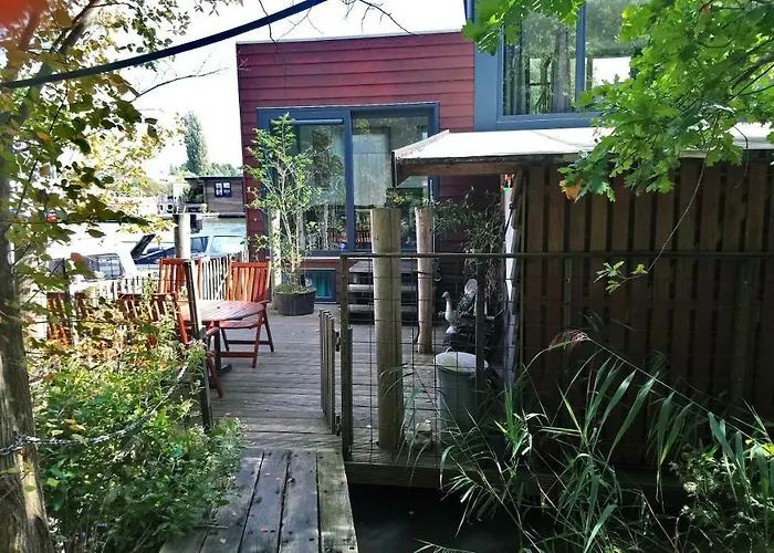 B&B: Houseboat Vliegenbos