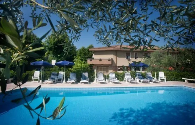 Hotel mit Pool: Hotel Lory