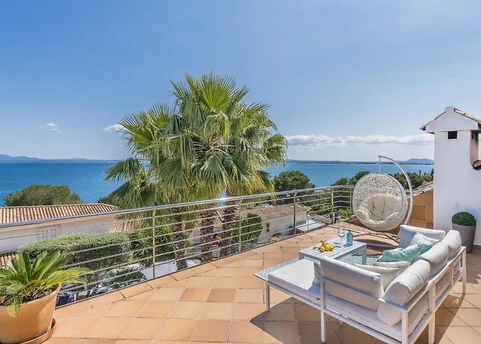 Villa: Villa Alcanada - Family Only