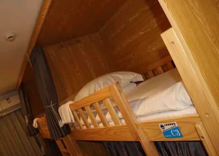 Hotel nahe College: The Phoenix Hostel Shanghai-Laoshan